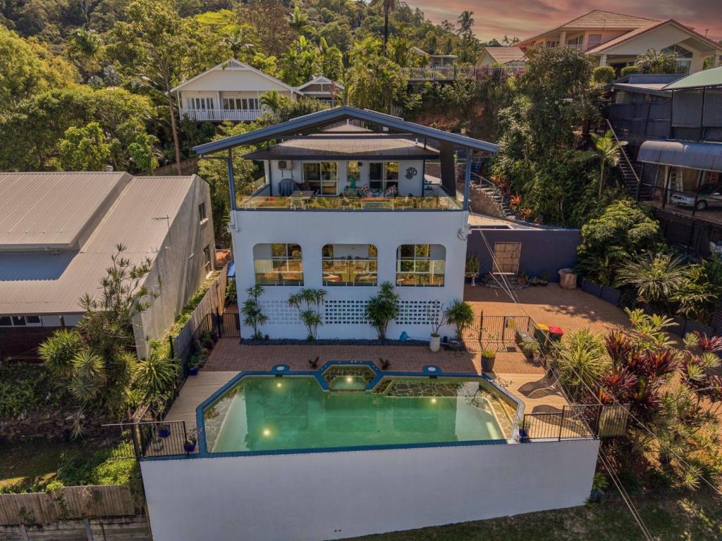 31 Ponticello St, Whitfield, QLD 4870