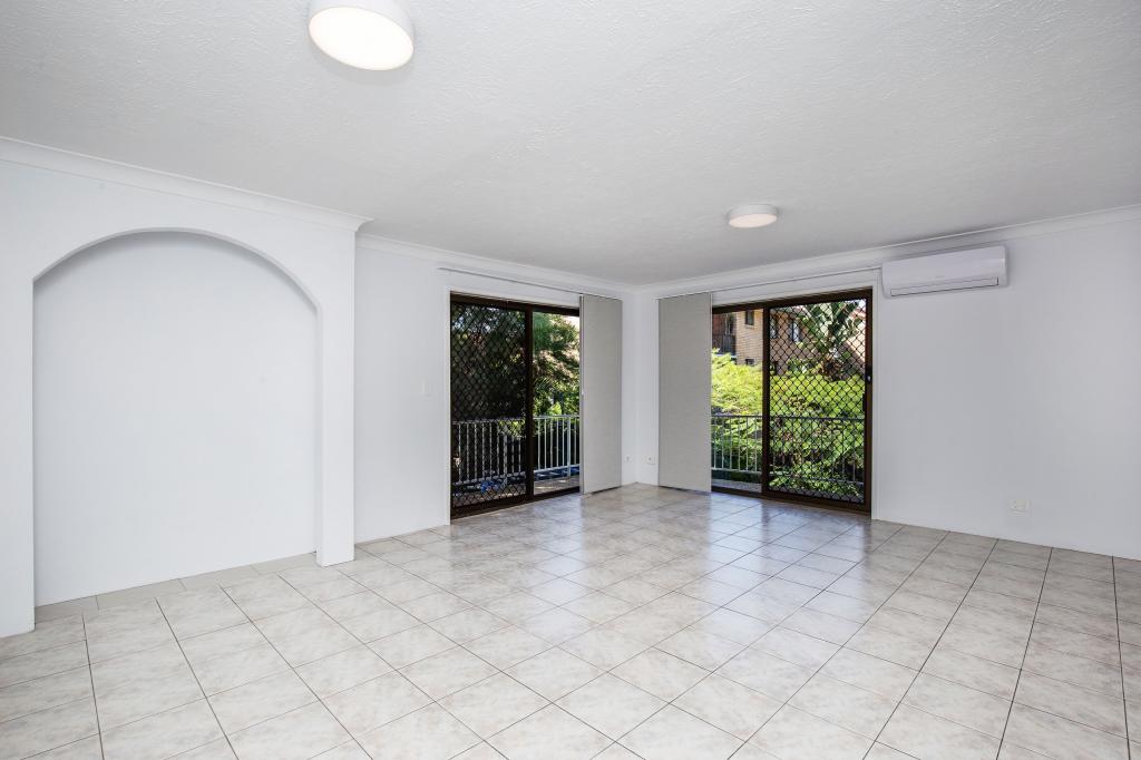 4/34 Imperial Pde, Labrador, QLD 4215