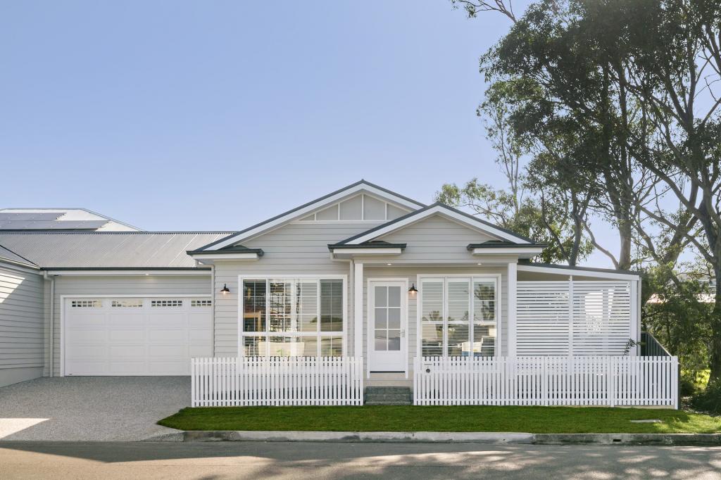4 HOLDER ST, FAIRY MEADOW, NSW 2519