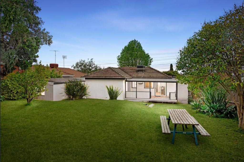 11 EVANS ST, CHADSTONE, VIC 3148