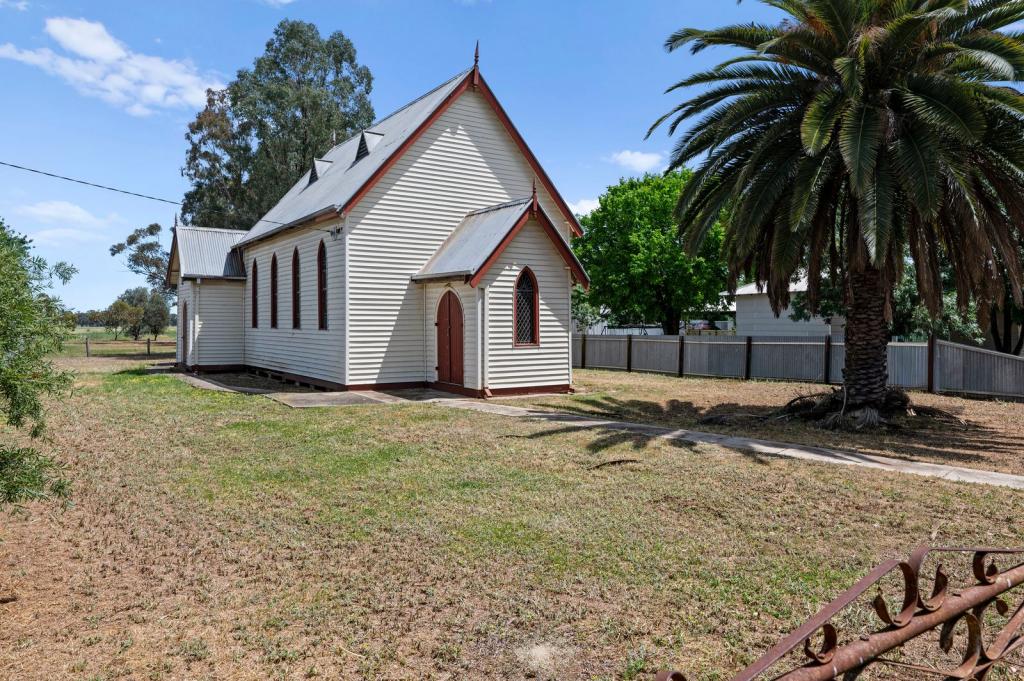 33 Halls Rd, Goorambat, VIC 3725