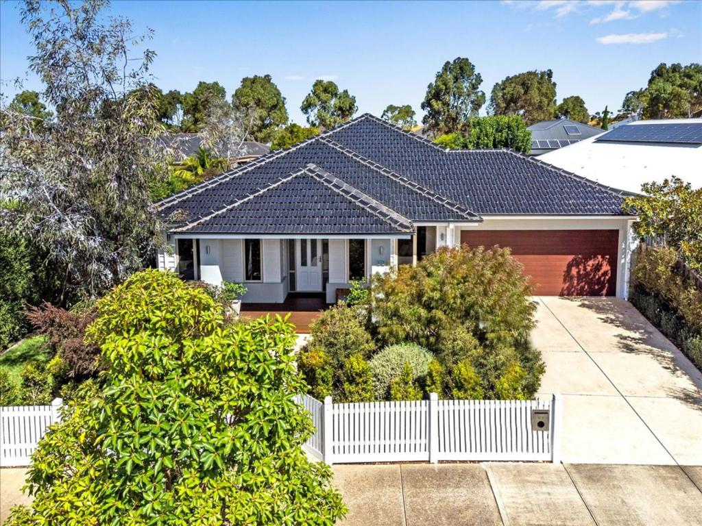 13 Bridgewater Ave, Eynesbury, VIC 3338