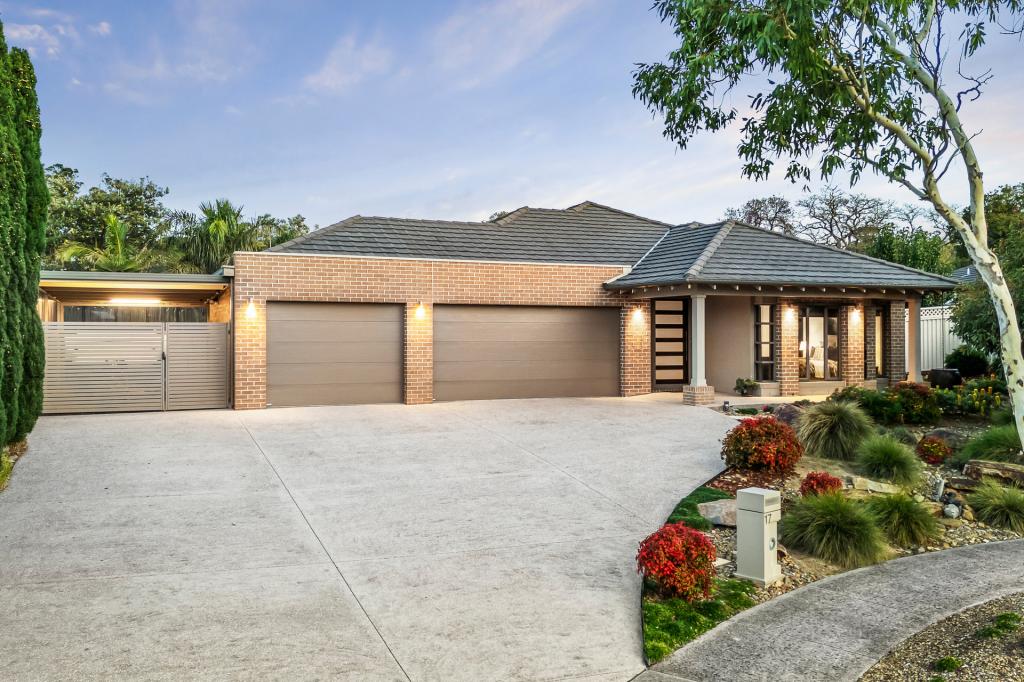 17 Black Sheoak Pl, Langwarrin, VIC 3910