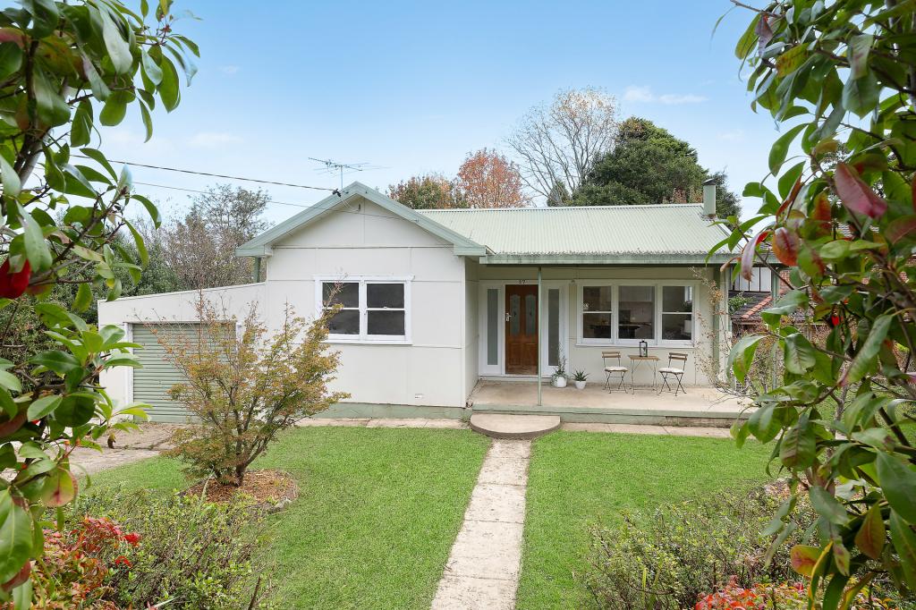 27 Bedford Rd, Woodford, NSW 2778
