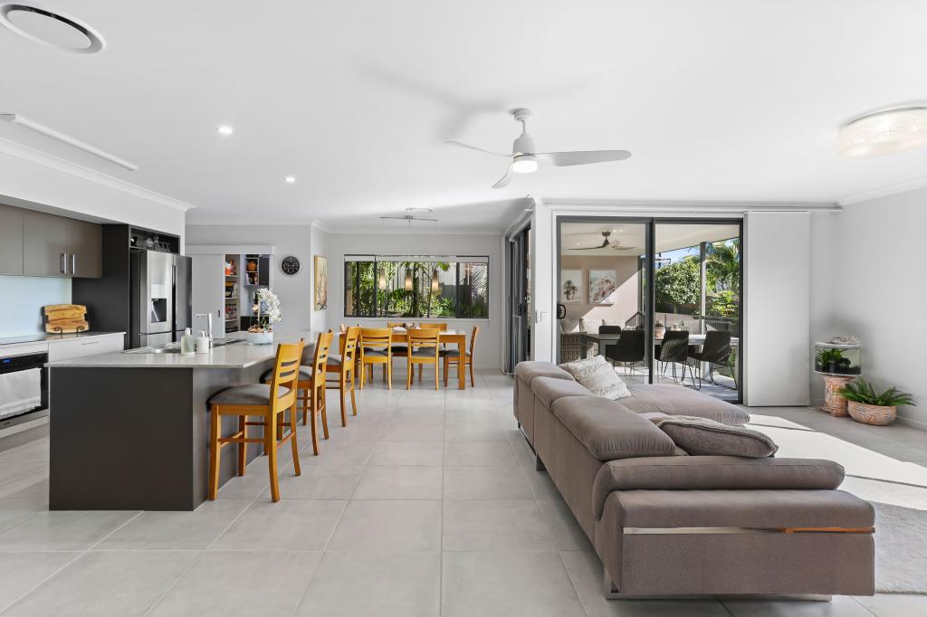 6 Middleham Fawy, Maudsland, QLD 4210