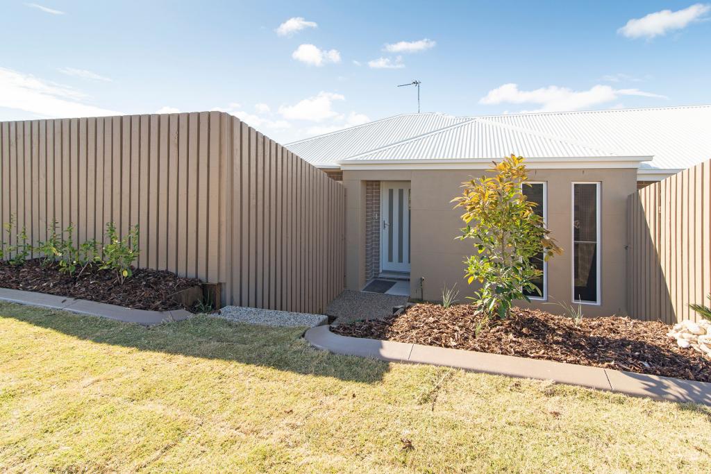 2/10 Furness Ct, Kearneys Spring, QLD 4350
