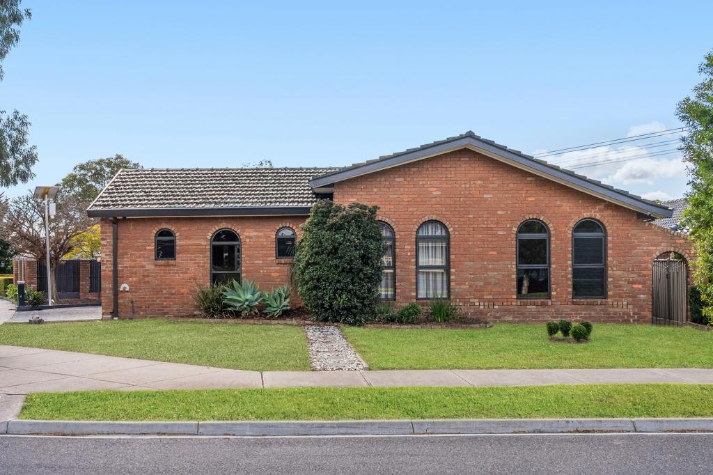 2 Broula Ct, Taylors Lakes, VIC 3038