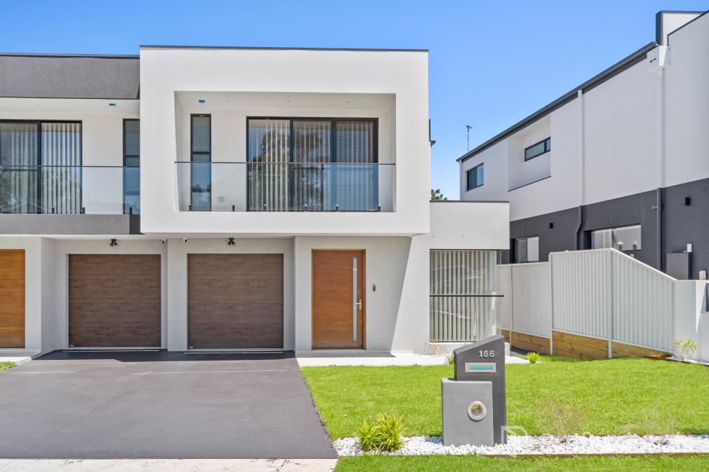 166 LEACOCKS LANE, CASULA, NSW 2170