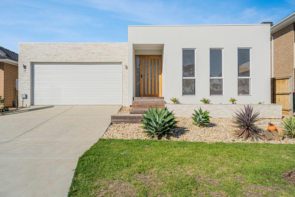 17 WHIMBREL WAY, COWES, VIC 3922