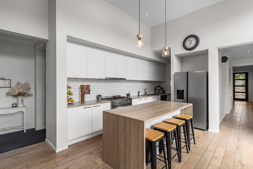 56 Couzens Lane, Romsey, VIC 3434