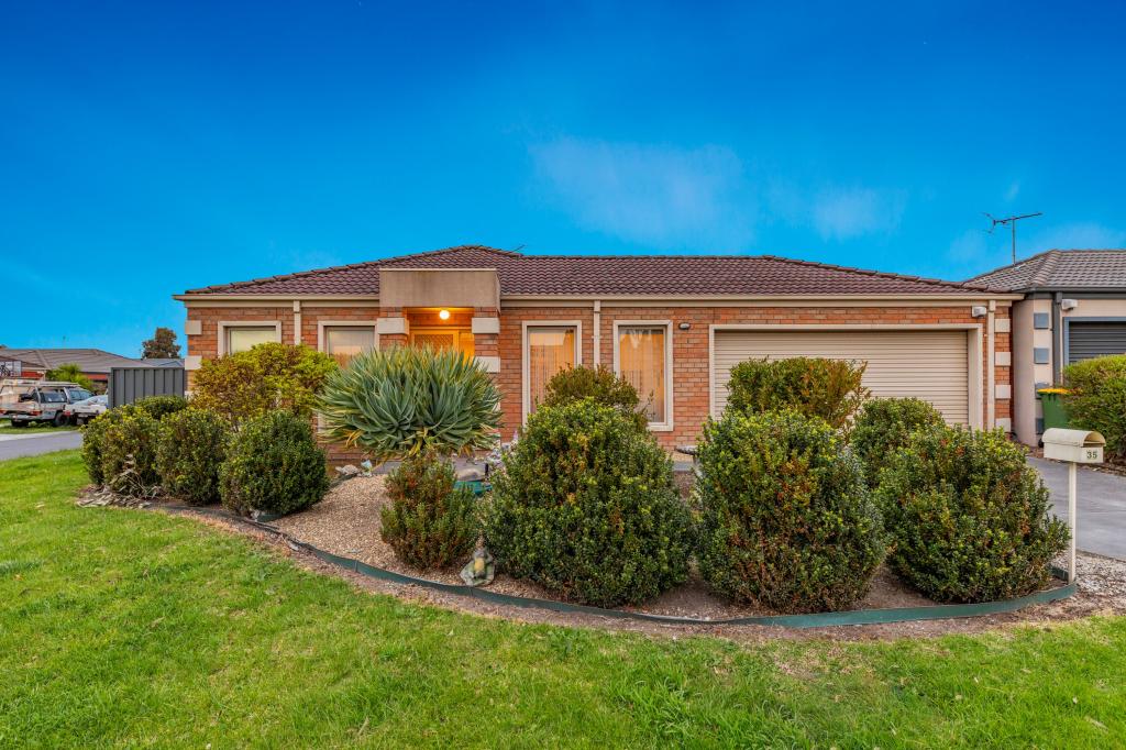 35 Elderberry Way, Pakenham, VIC 3810