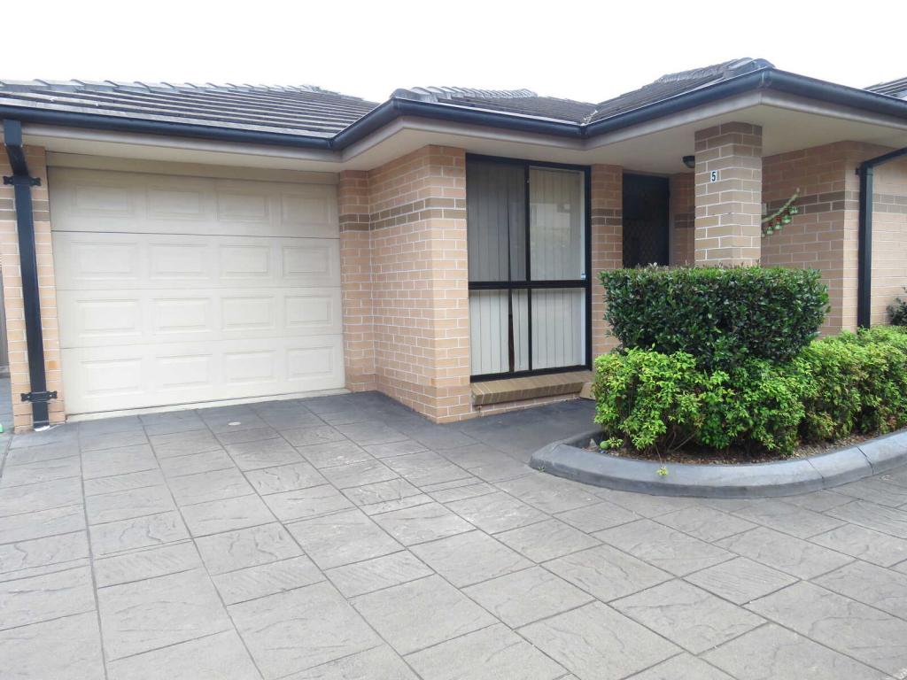 5/9 SMITH ST, WENTWORTHVILLE, NSW 2145