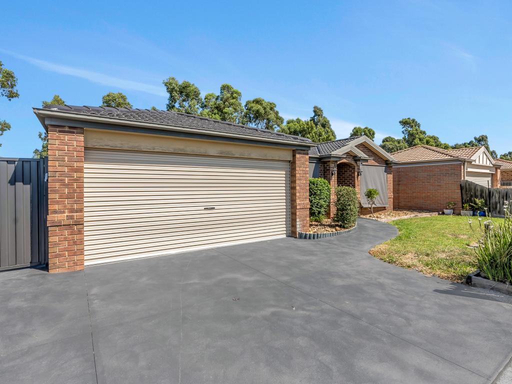 21 TRAFALGAR WAY, CRANBOURNE EAST, VIC 3977