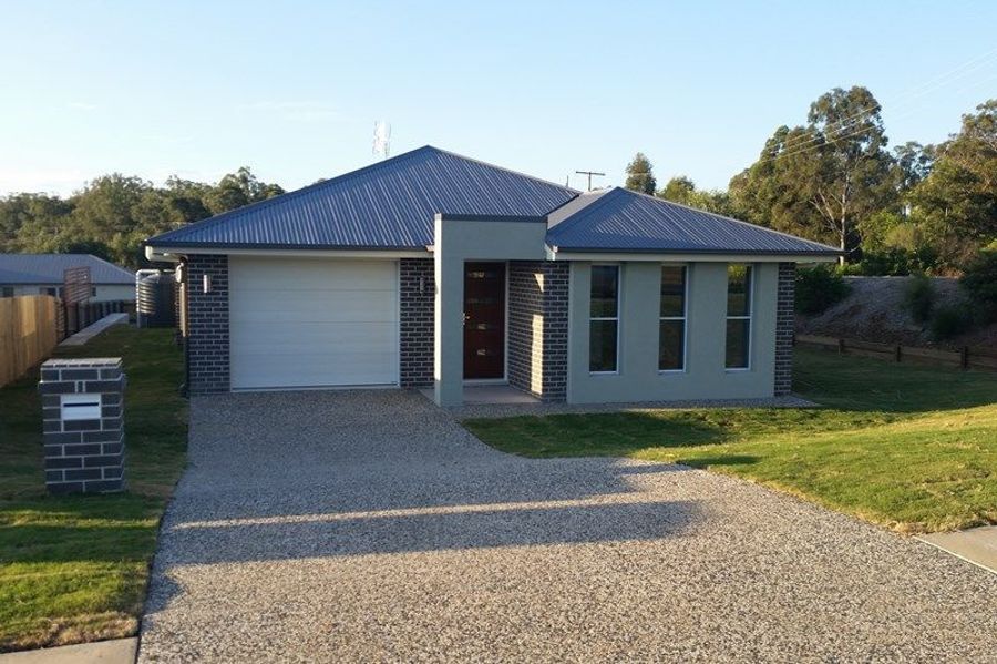 2 Cedarwood Dr, Crows Nest, QLD 4355