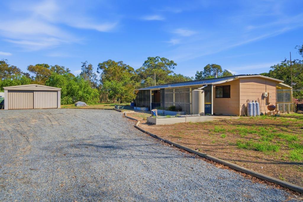 42 Greenfield St, Bearii, VIC 3641