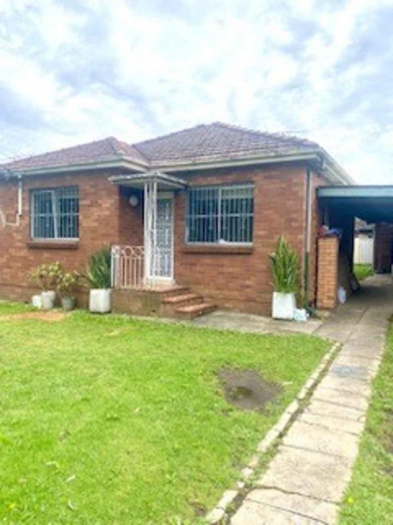 185 River Ave, Fairfield East, NSW 2165