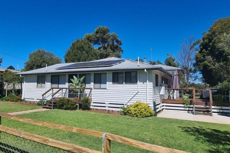 45 South St, Crows Nest, QLD 4355