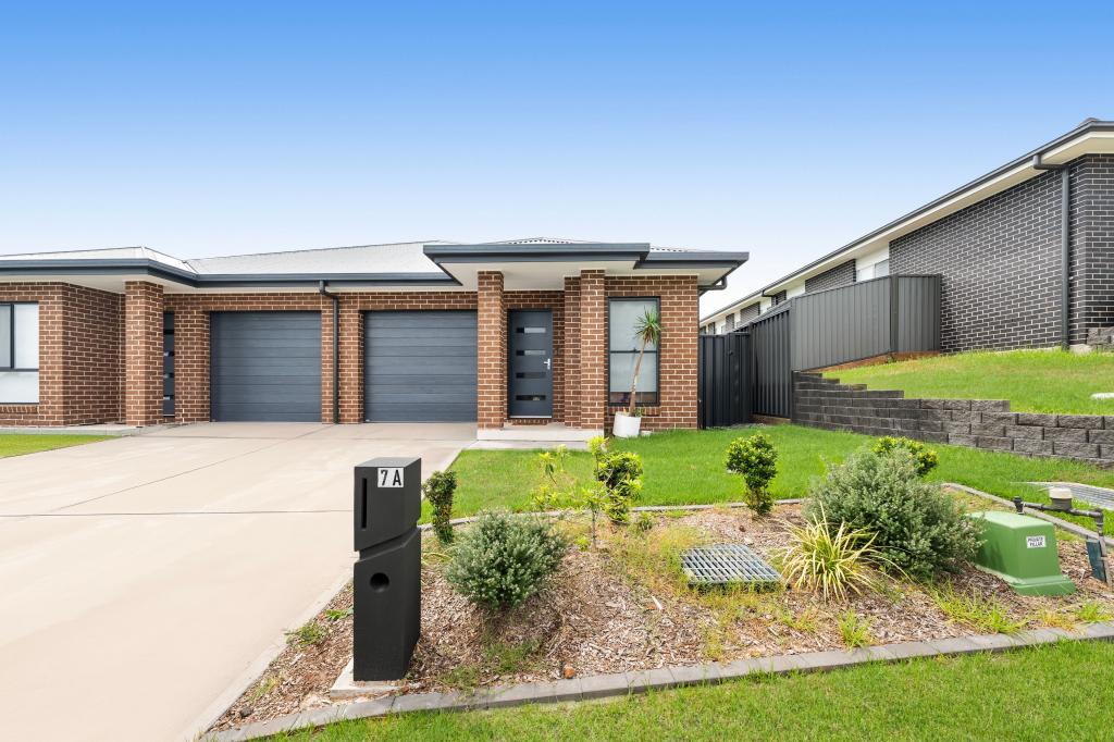 7a Font Hill Dr, Farley, NSW 2320