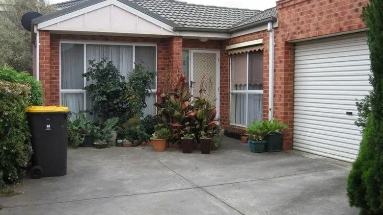 1/5 Malibu Mews, Chadstone, VIC 3148