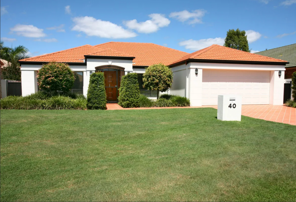40 Martingale Cct, Clear Island Waters, QLD 4226