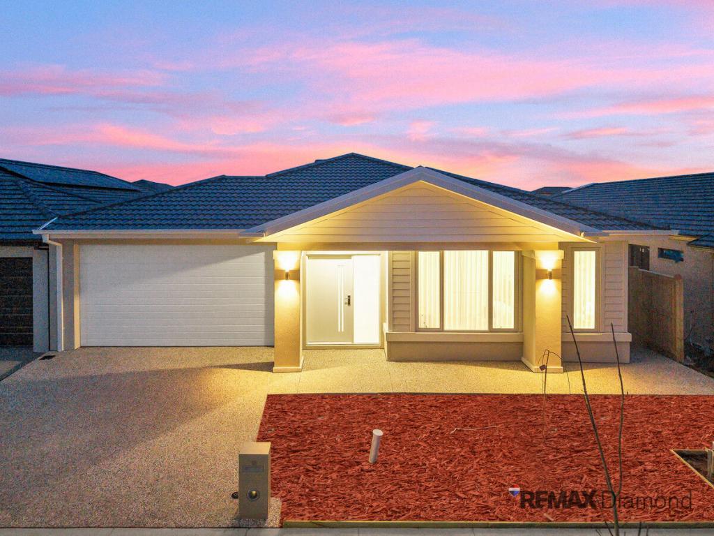 18 MIKADO WAY, CLYDE, VIC 3978