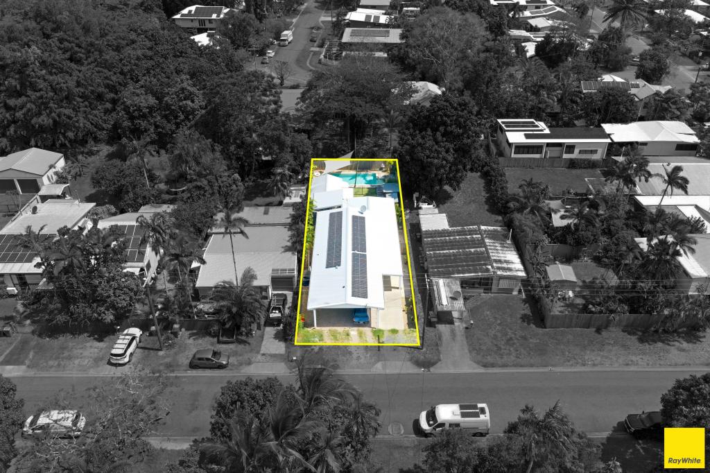 43 Saw St, Machans Beach, QLD 4878