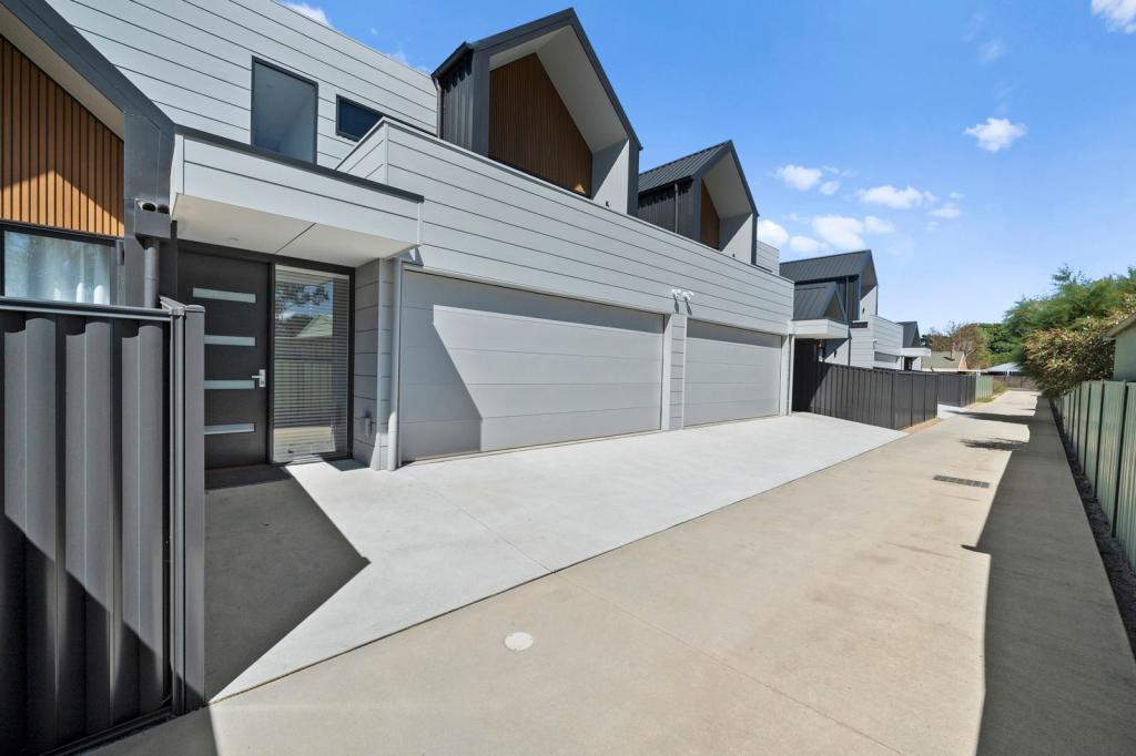 4/4 Highton Lane, Mansfield, VIC 3722