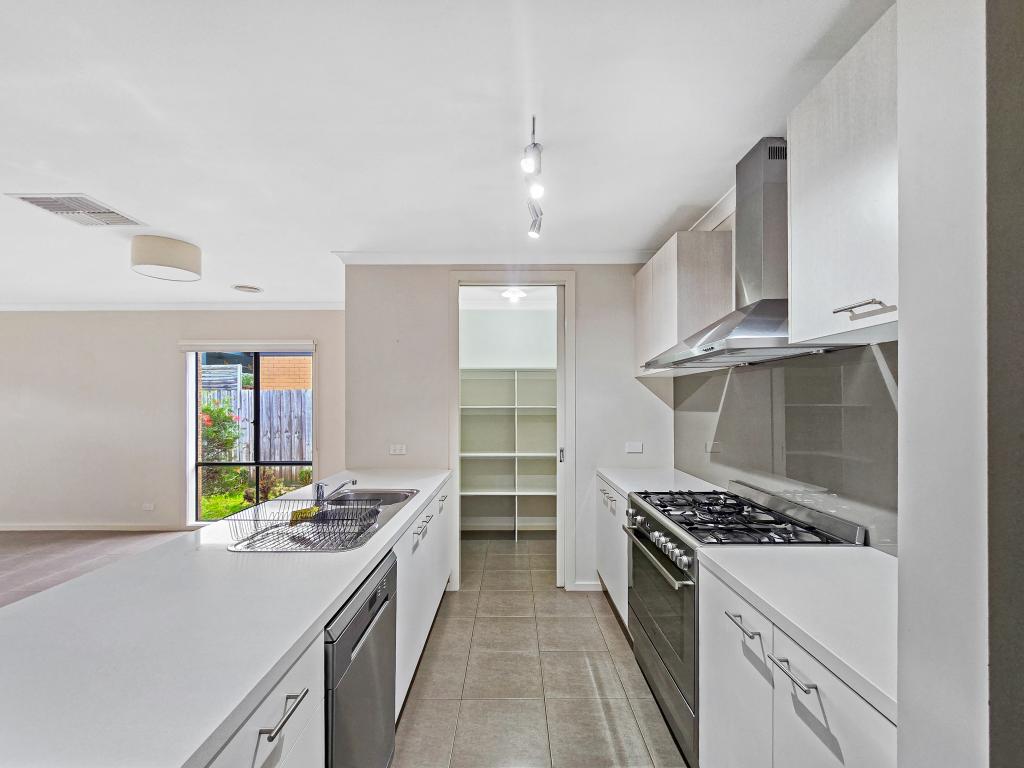 22 Mcmahon Ave, Armstrong Creek, VIC 3217