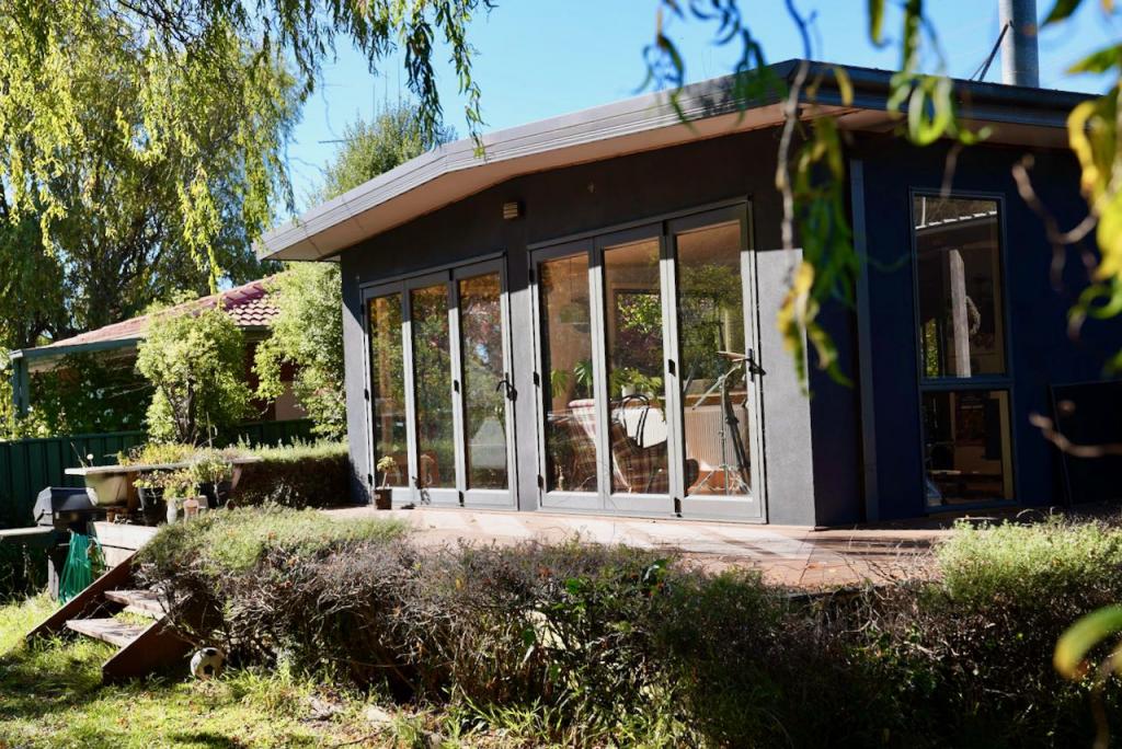 7 Peter Godden Dr, Woodend, VIC 3442