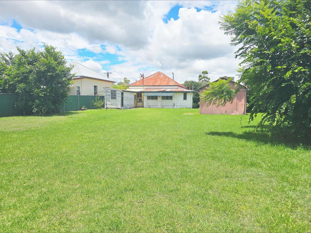 61 Dragon St, Warwick, QLD 4370