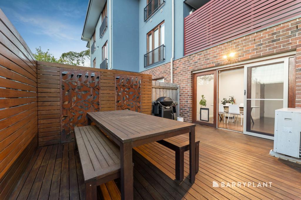 2/70 Hewish Rd, Croydon, VIC 3136