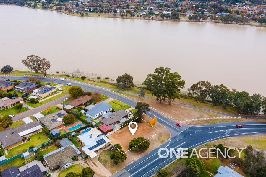 1 Eastlake Dr, Lake Albert, NSW 2650