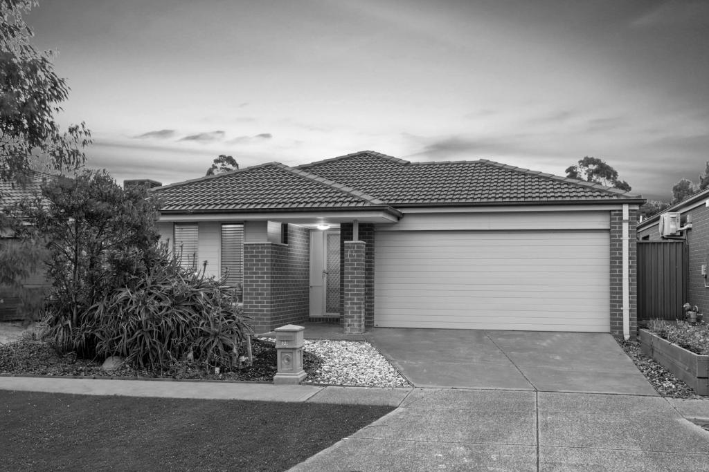 33 Brockwell Cres, Manor Lakes, VIC 3024