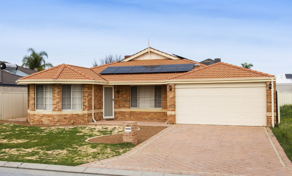 32 Longshaw Cct, Canning Vale, WA 6155