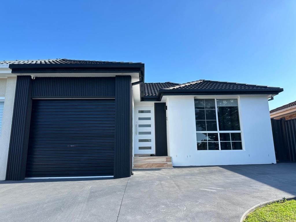 39 Zappia Pl, Edensor Park, NSW 2176