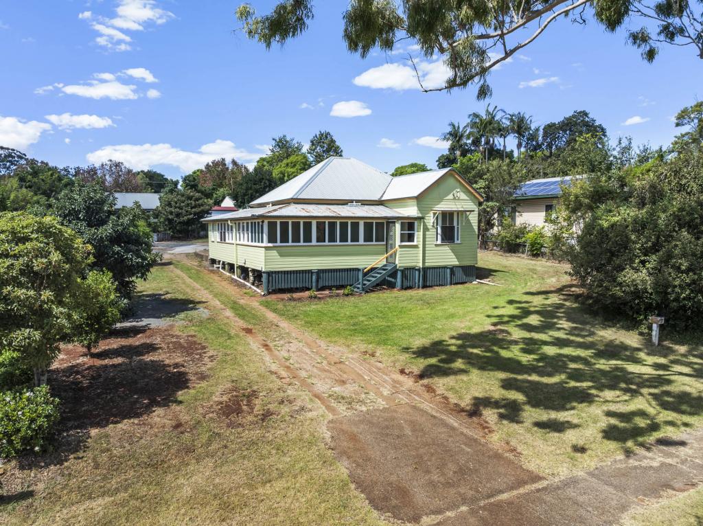 288 Hume St, Centenary Heights, QLD 4350