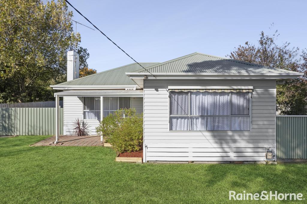 10 Warren St, Kyneton, VIC 3444