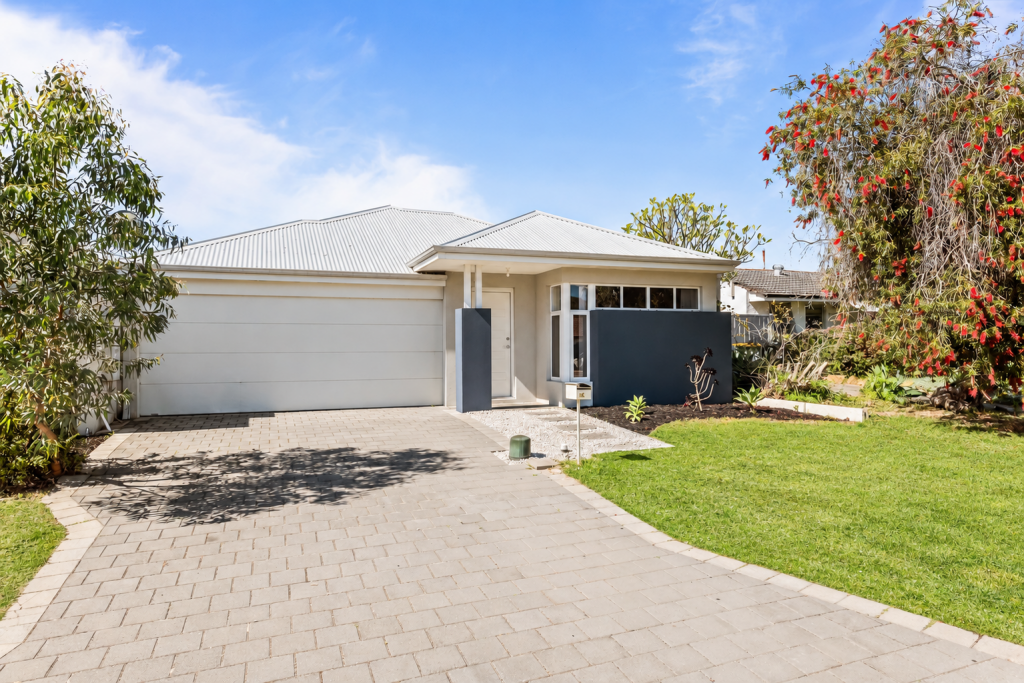 14 Braibrise Rd, Wilson, WA 6107