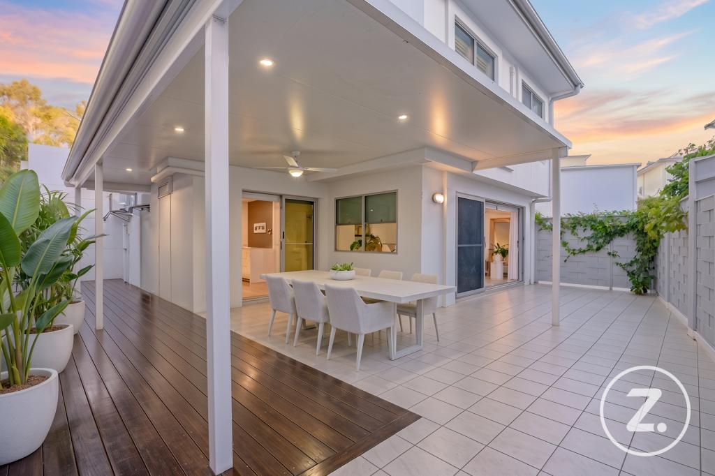 8/41 Dixon St, Coolangatta, QLD 4225