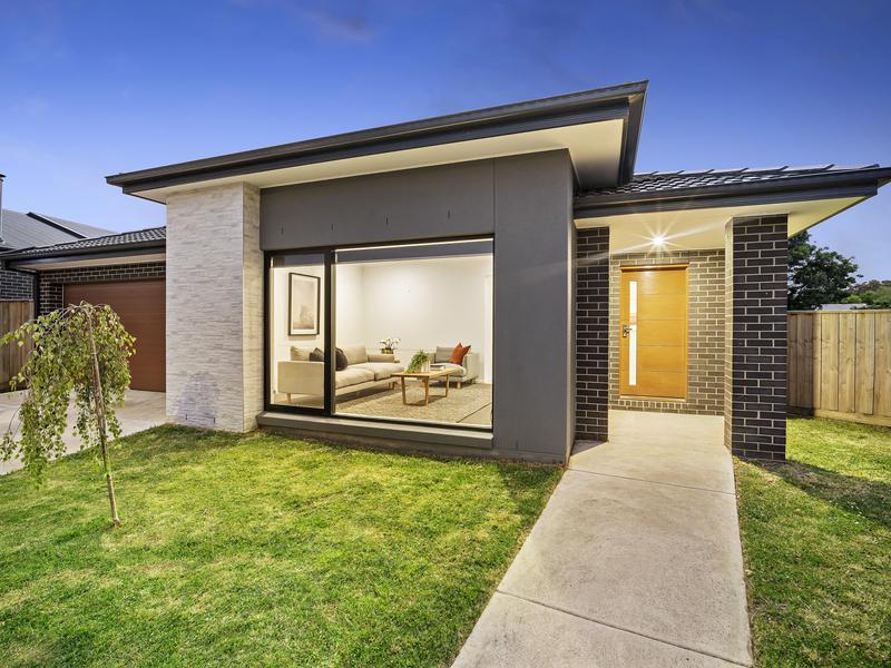 5 Hugo Pl, Brown Hill, VIC 3350