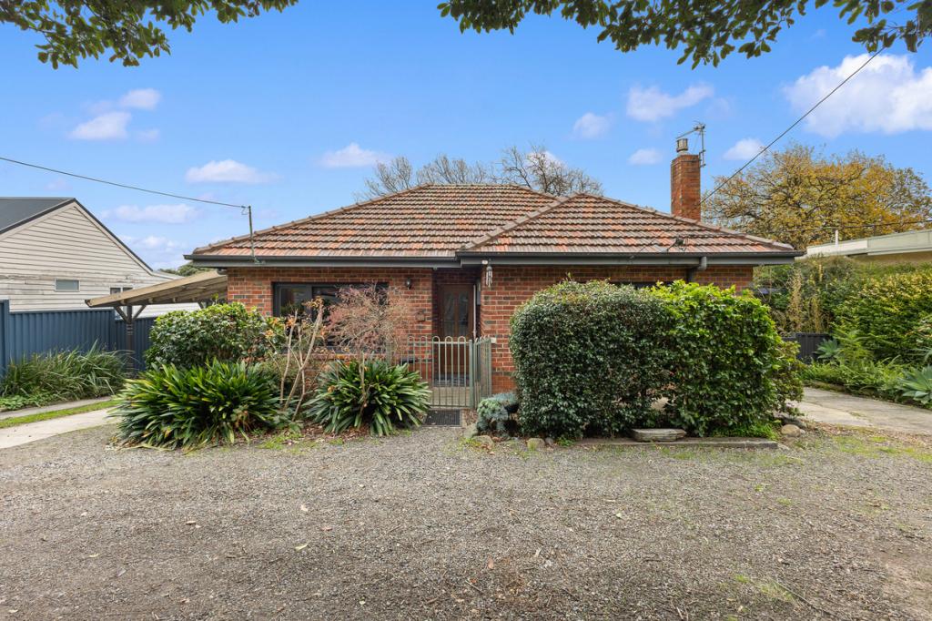 61 Forest Rd, Ferntree Gully, VIC 3156