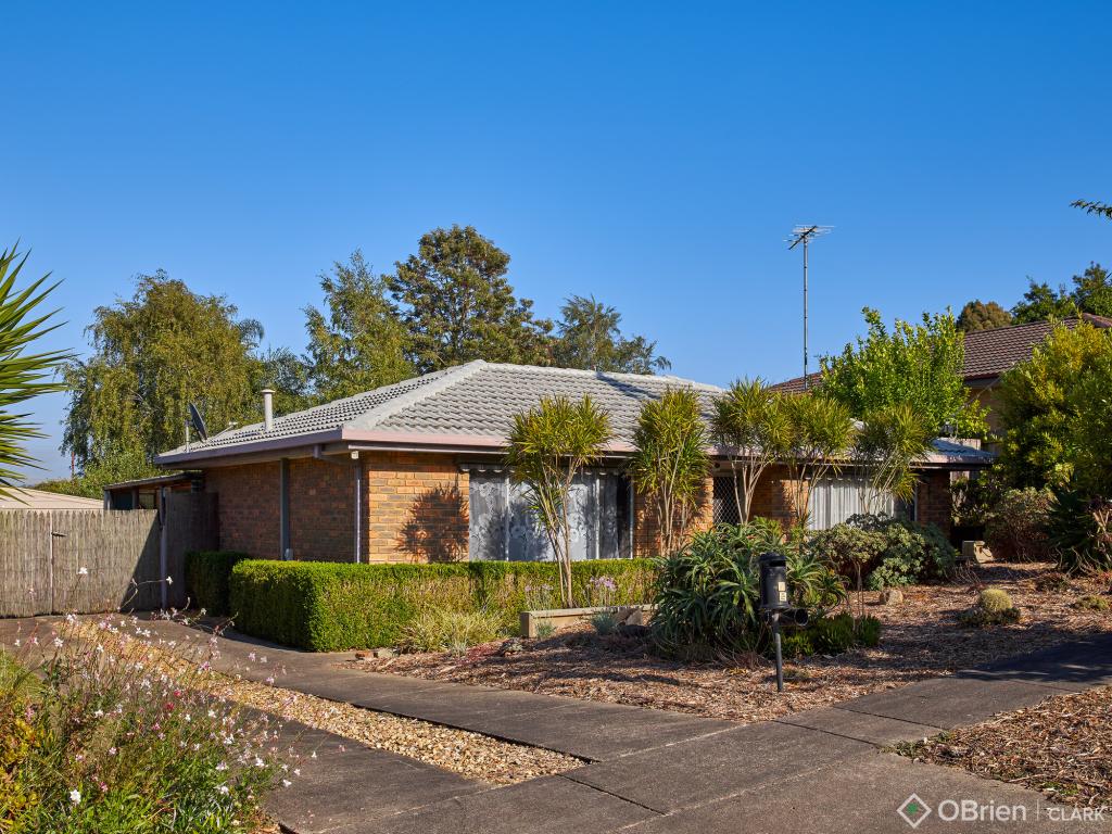 7 Bright Ct, Drouin, VIC 3818