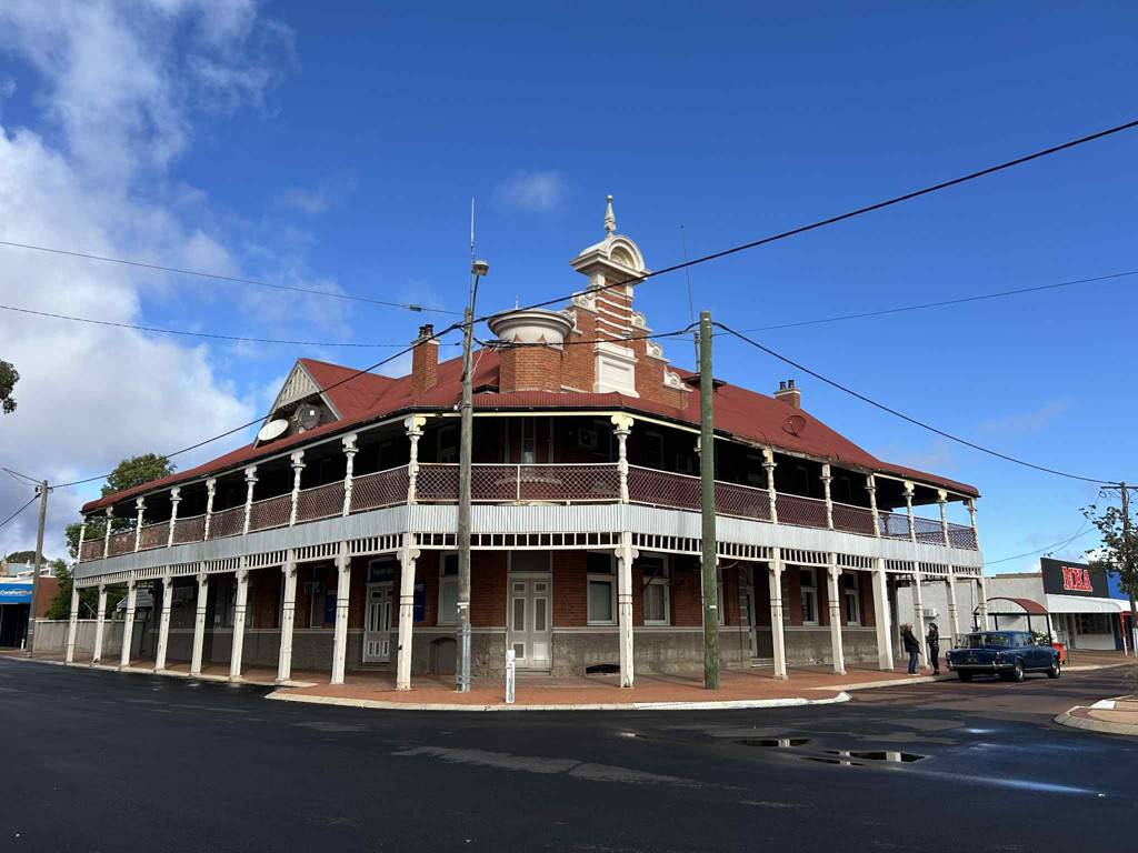 1 DANDARGAN STREET (CORNER PADBURY STREET), MOORA, WA 6510