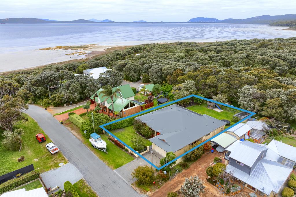 7 Albert St, Little Grove, WA 6330