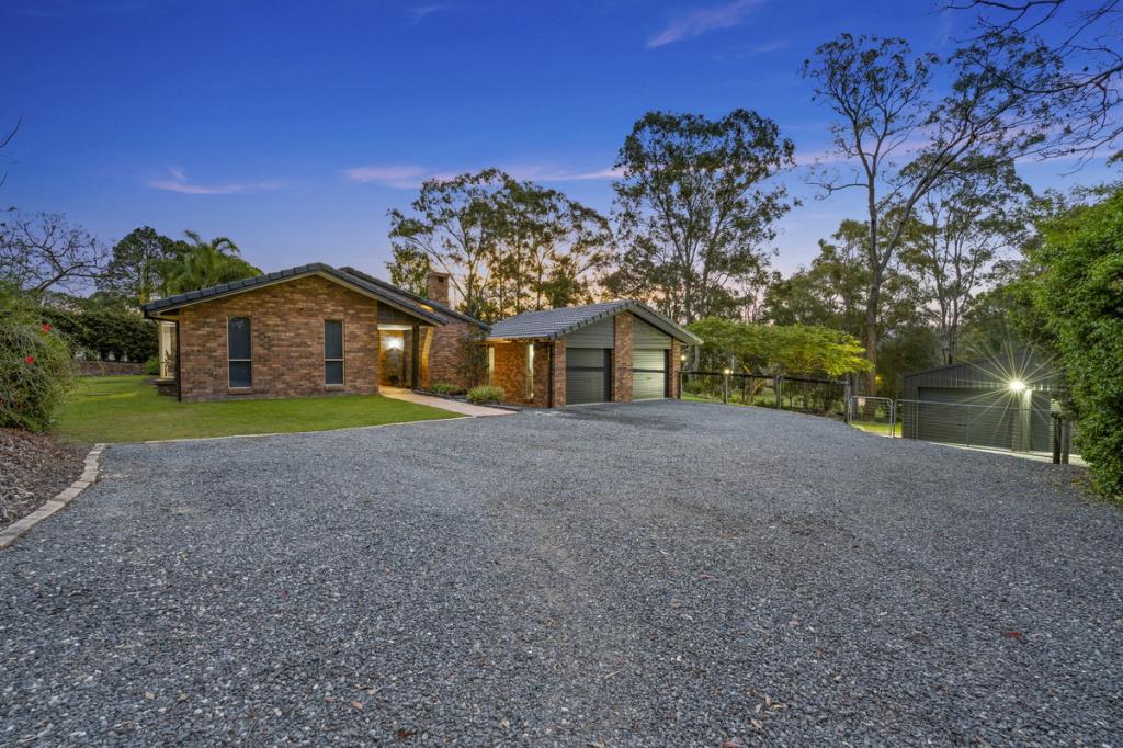 43 Winderadeen Dr, Highland Park, QLD 4211