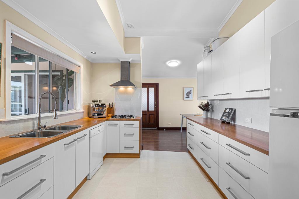 8 Rolfe Ave, Kanwal, NSW 2259