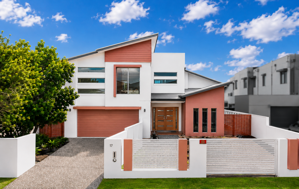 17 QUAYSIDE DR, HELENSVALE, QLD 4212