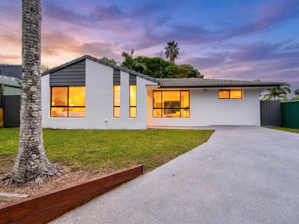 13 Richard Cres, Highland Park, QLD 4211