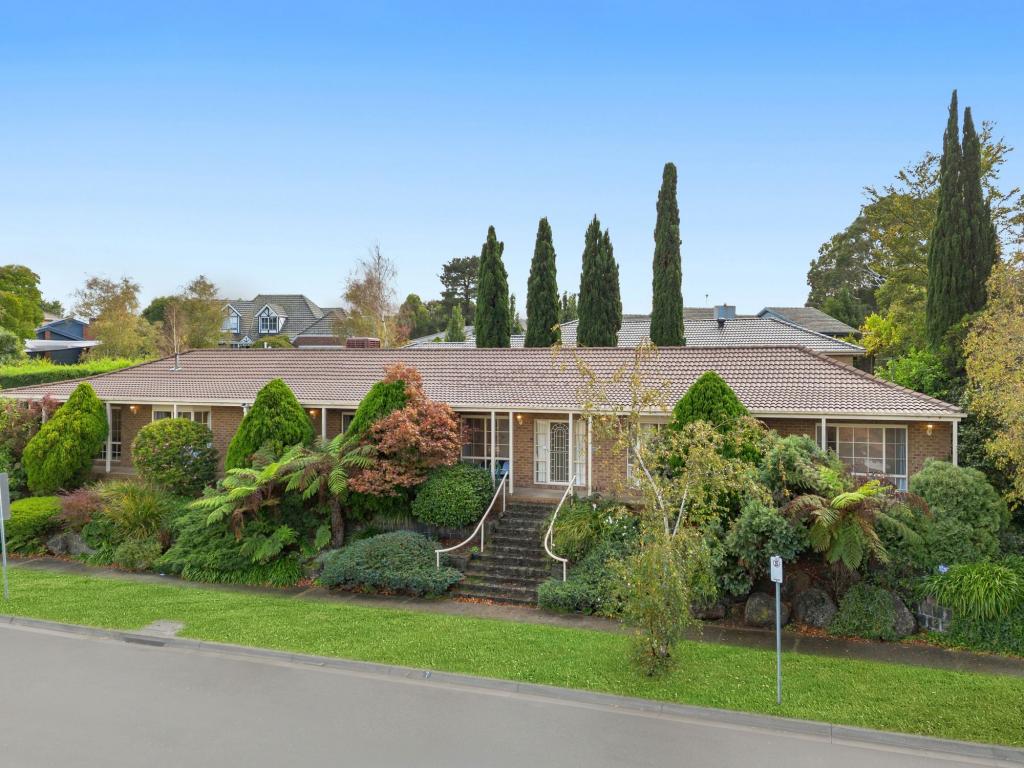 7 Mary Ct, Berwick, VIC 3806