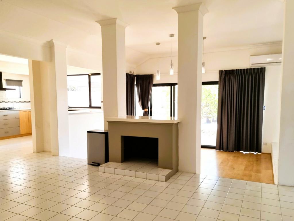 22 Jackadder Ave, Hammond Park, WA 6164